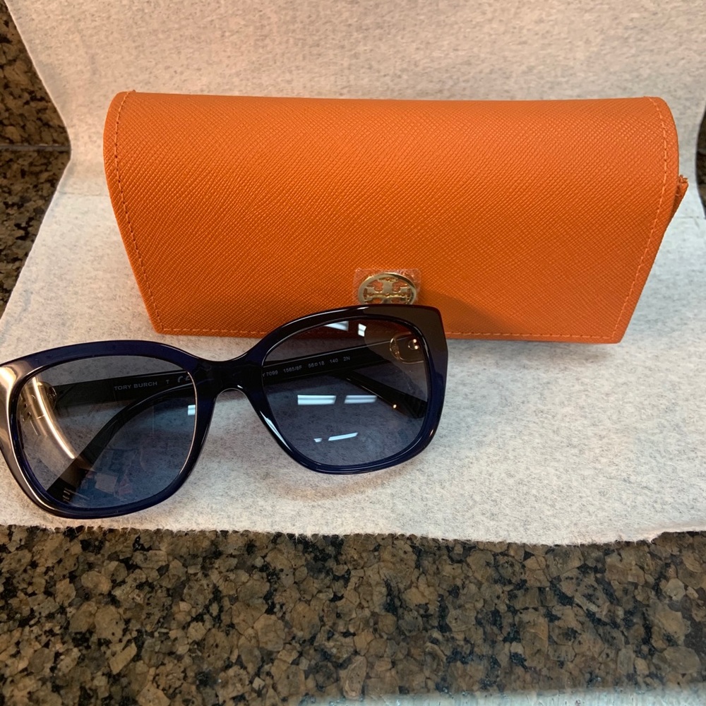 Tory Burch Subglasses